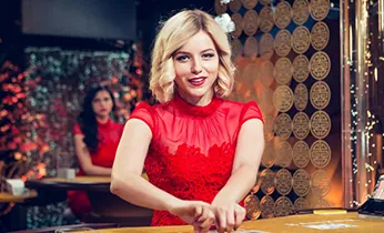 Hình ảnh minh họa quá trình thu thập và bảo mật dữ liệu cá nhân của người dùng